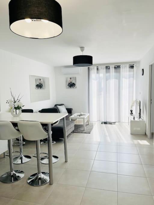 Maison 4 Personnes Avec Jacuzzi Marignane Exterior photo